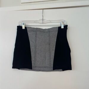 Vtg Bebe Gray and Black Women's Skirt